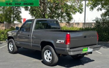 Chevrolet-Silverado-1500-4x4-regular-cab-short-bed-z71-v8-5.-1992-2