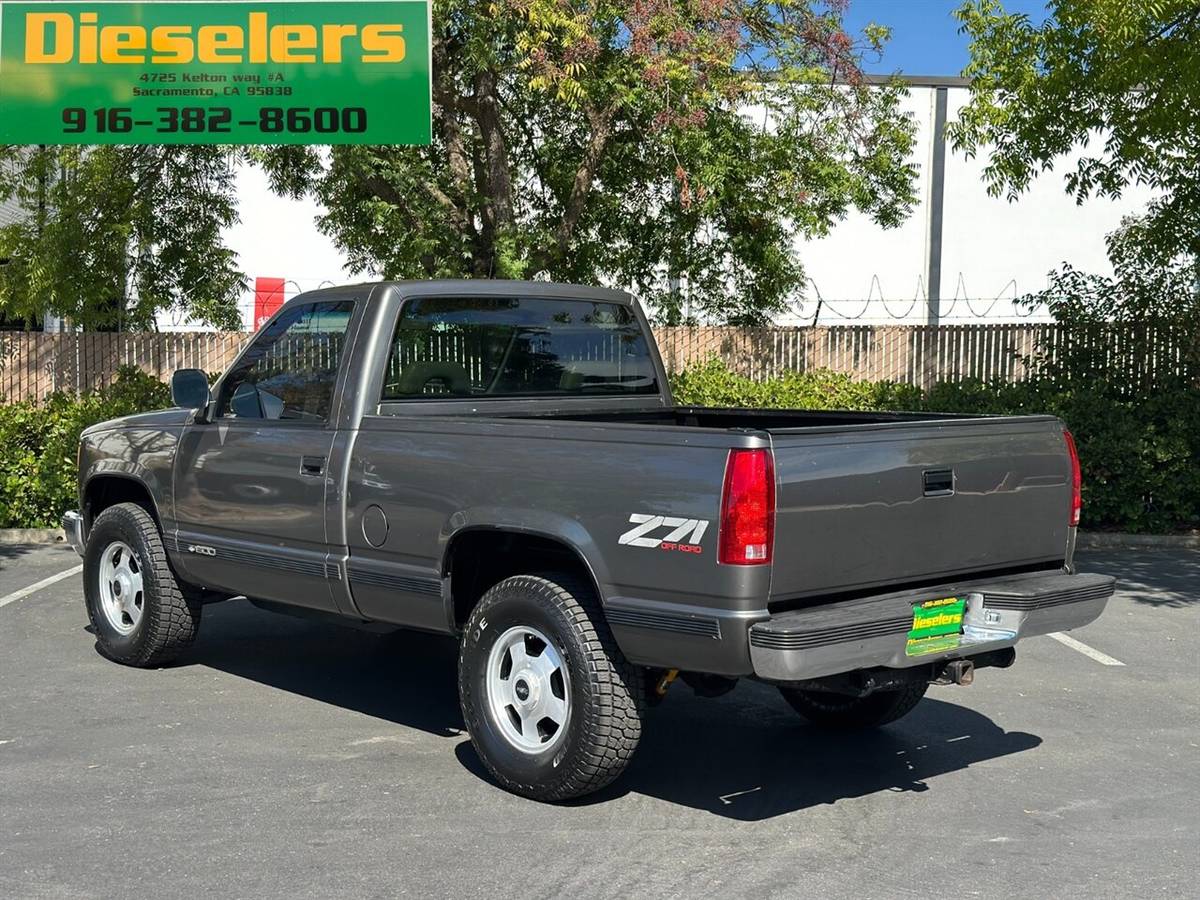 Chevrolet-Silverado-1500-4x4-regular-cab-short-bed-z71-v8-5.-1992-2