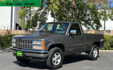 Chevrolet-Silverado-1500-4x4-regular-cab-short-bed-z71-v8-5.-1992