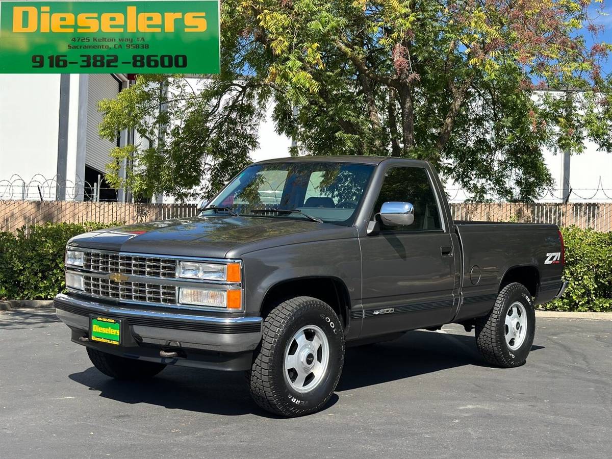 Chevrolet-Silverado-1500-4x4-regular-cab-short-bed-z71-v8-5.-1992