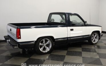 Chevrolet-Silverado-1500-Pickup-1988-11