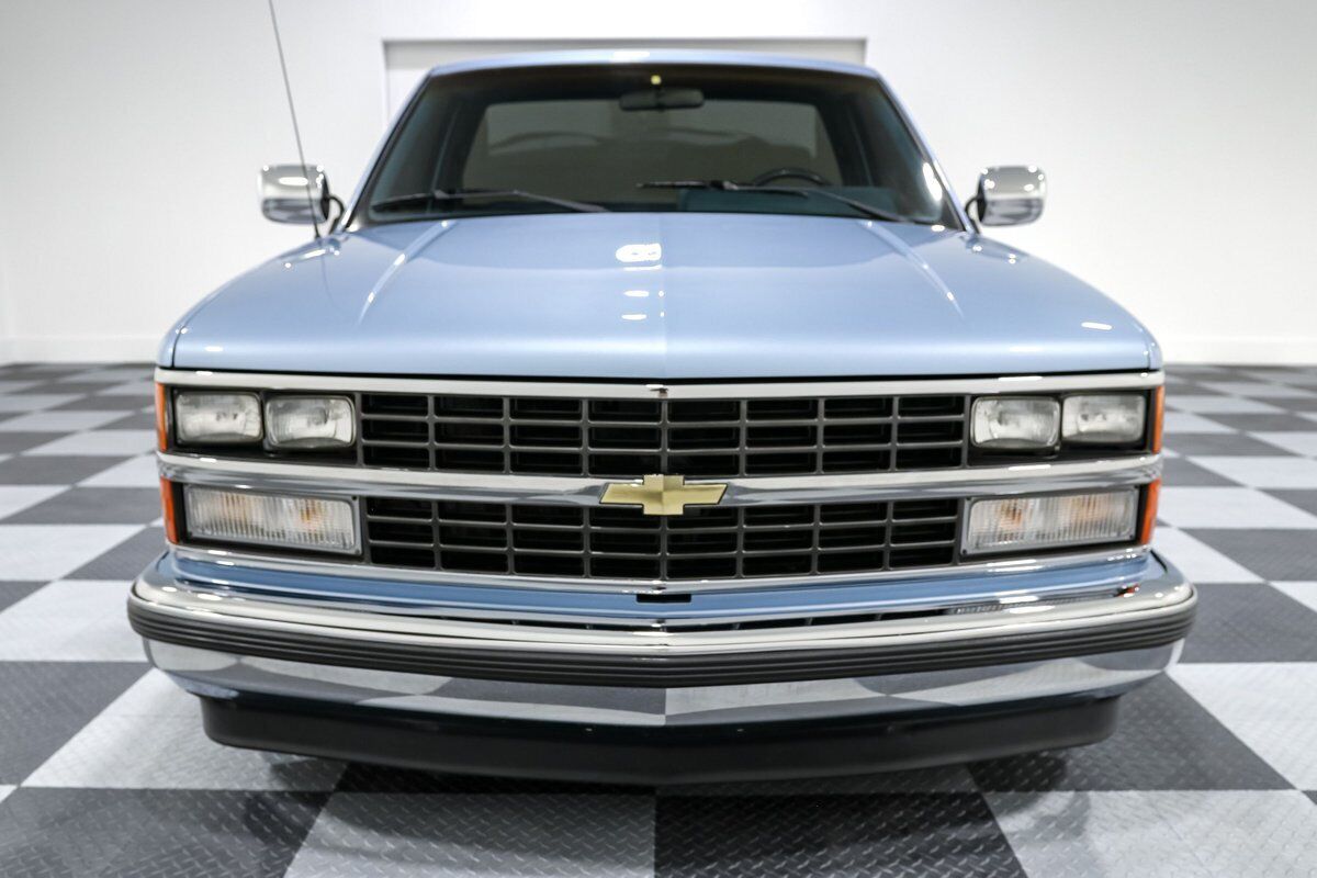 Chevrolet-Silverado-1500-Pickup-1989-1