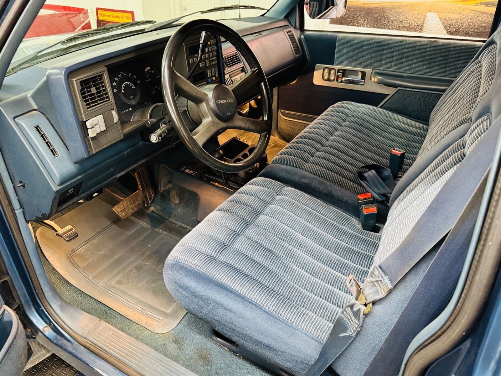 Chevrolet-Silverado-1500-Pickup-1990-14