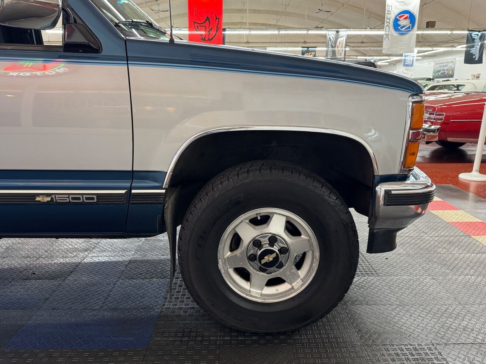 Chevrolet-Silverado-1500-Pickup-1990-22