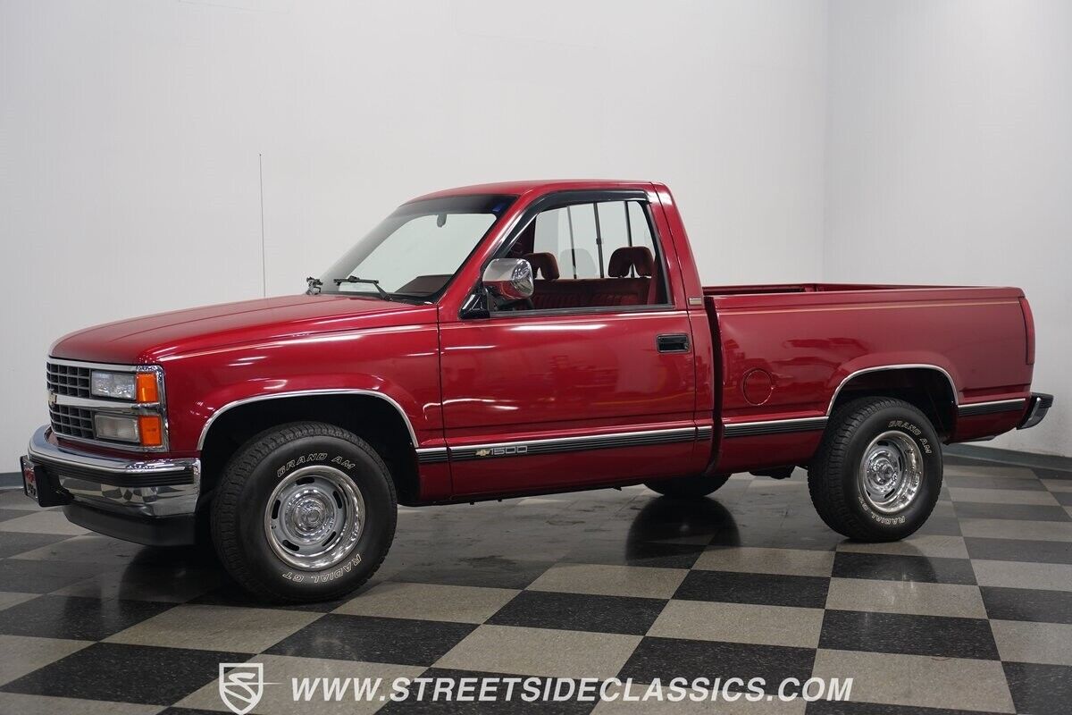 Chevrolet-Silverado-1500-Pickup-1992-8