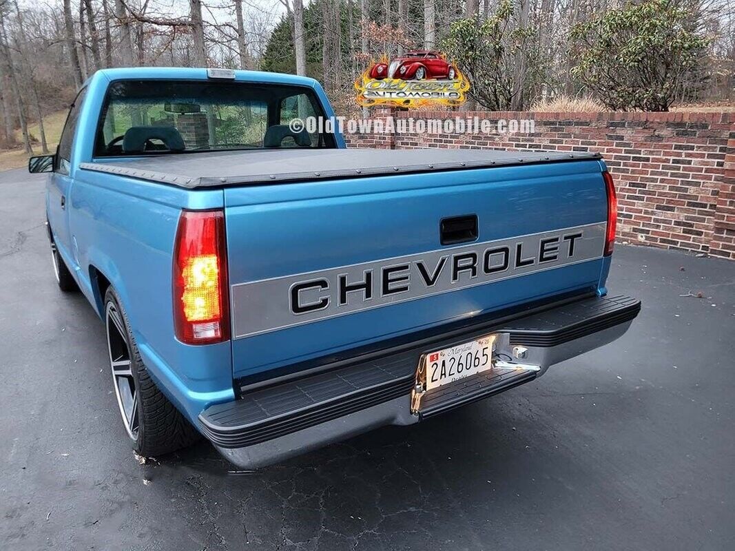 Chevrolet-Silverado-1500-Pickup-1993-8