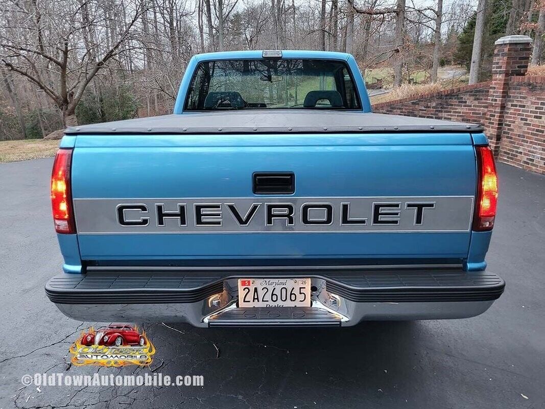 Chevrolet-Silverado-1500-Pickup-1993-9