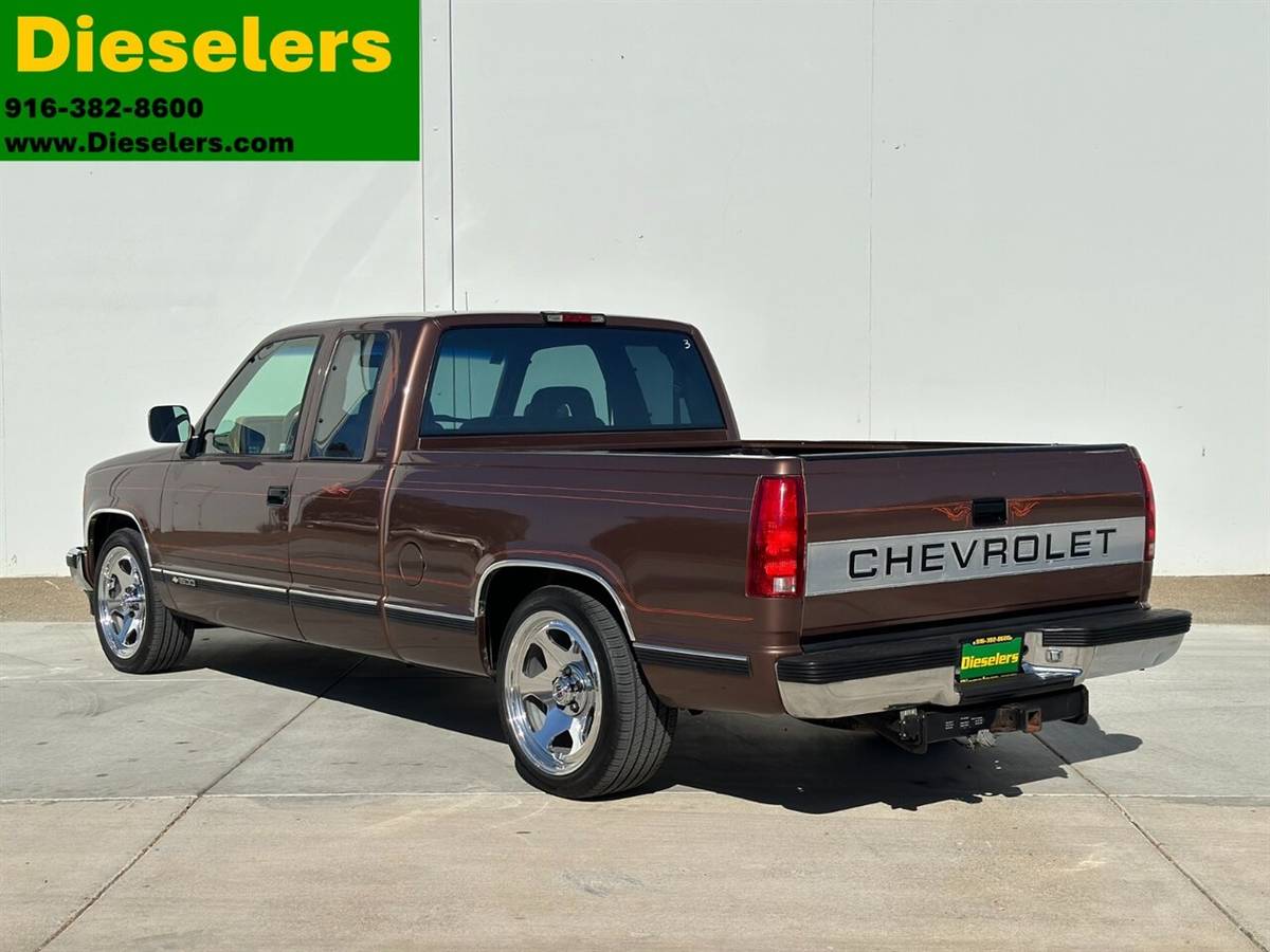 Chevrolet-Silverado-1500-extra-cab-short-bed-5.7l-v8-lowered-1994-2