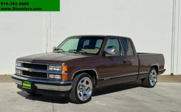 Chevrolet-Silverado-1500-extra-cab-short-bed-5.7l-v8-lowered-1994