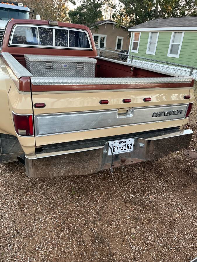 Chevrolet-Silverado-3500-1982-3