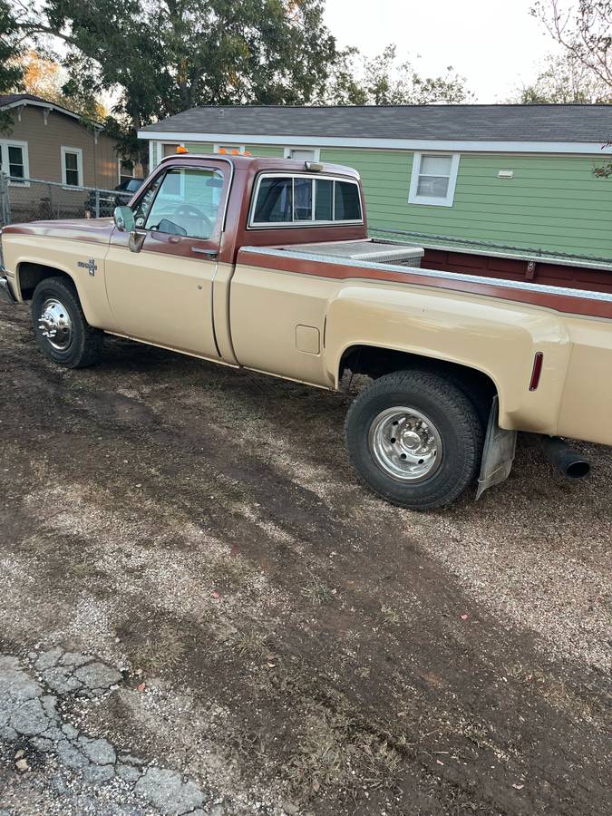 Chevrolet-Silverado-3500-1982