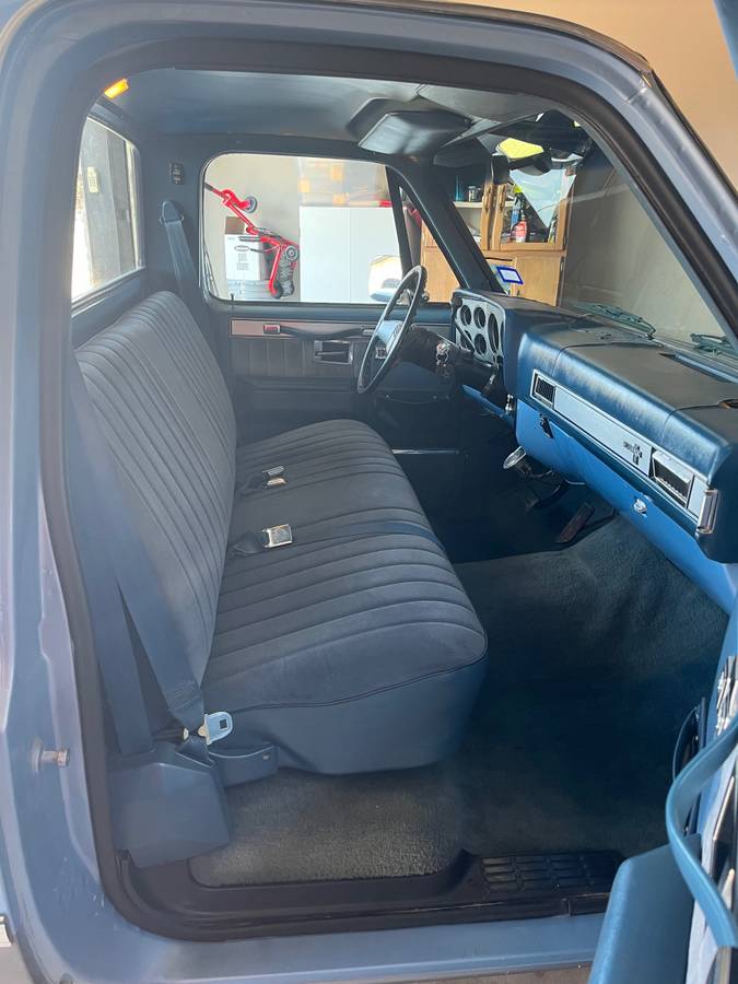 Chevrolet-Silverado-c10-short-bed-1986-11