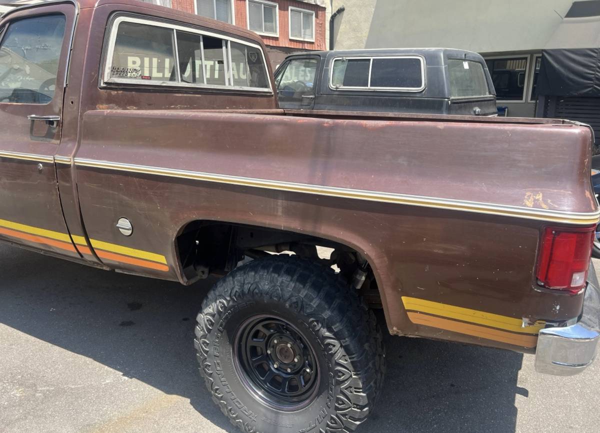 Chevrolet-Silverado-k10-1977-3