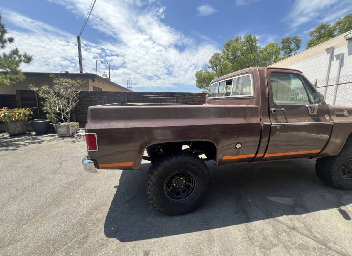 Chevrolet-Silverado-k10-1977-6