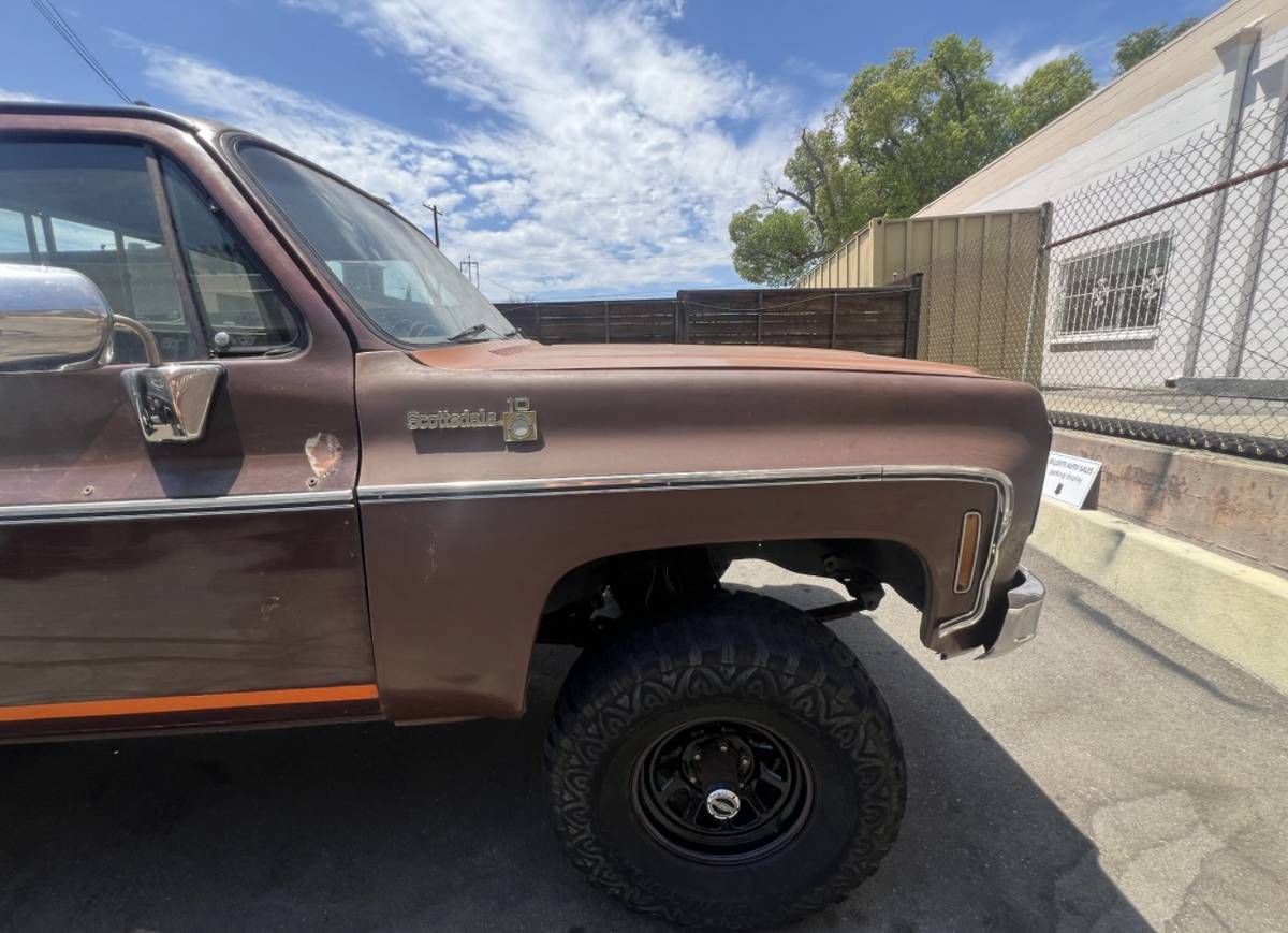 Chevrolet-Silverado-k10-1977-8