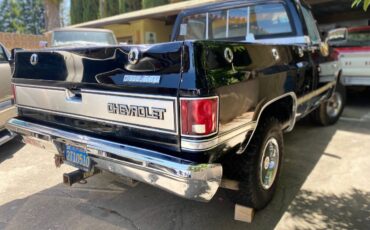 Chevrolet-Silverado-k10-diesel-1985-3