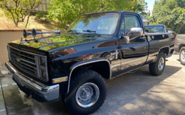 Chevrolet-Silverado-k10-diesel-1985