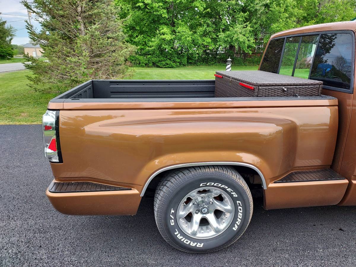 Chevrolet-Silverado-short-cab-1989-5