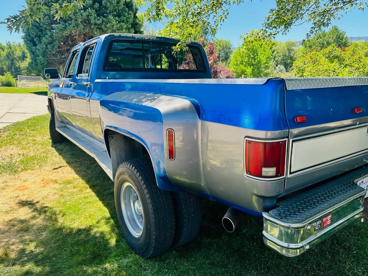 Chevrolet-Silverado-v30-1988-18