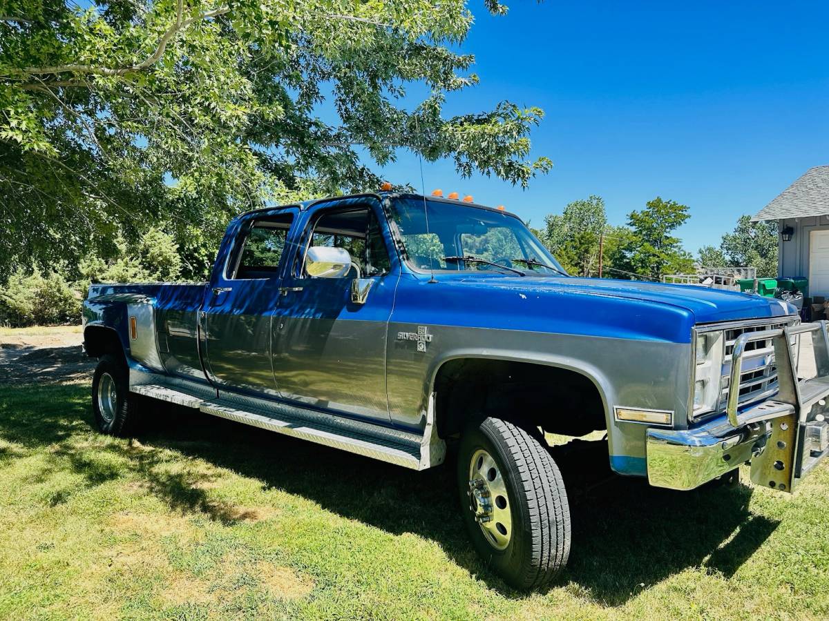 Chevrolet-Silverado-v30-1988-19