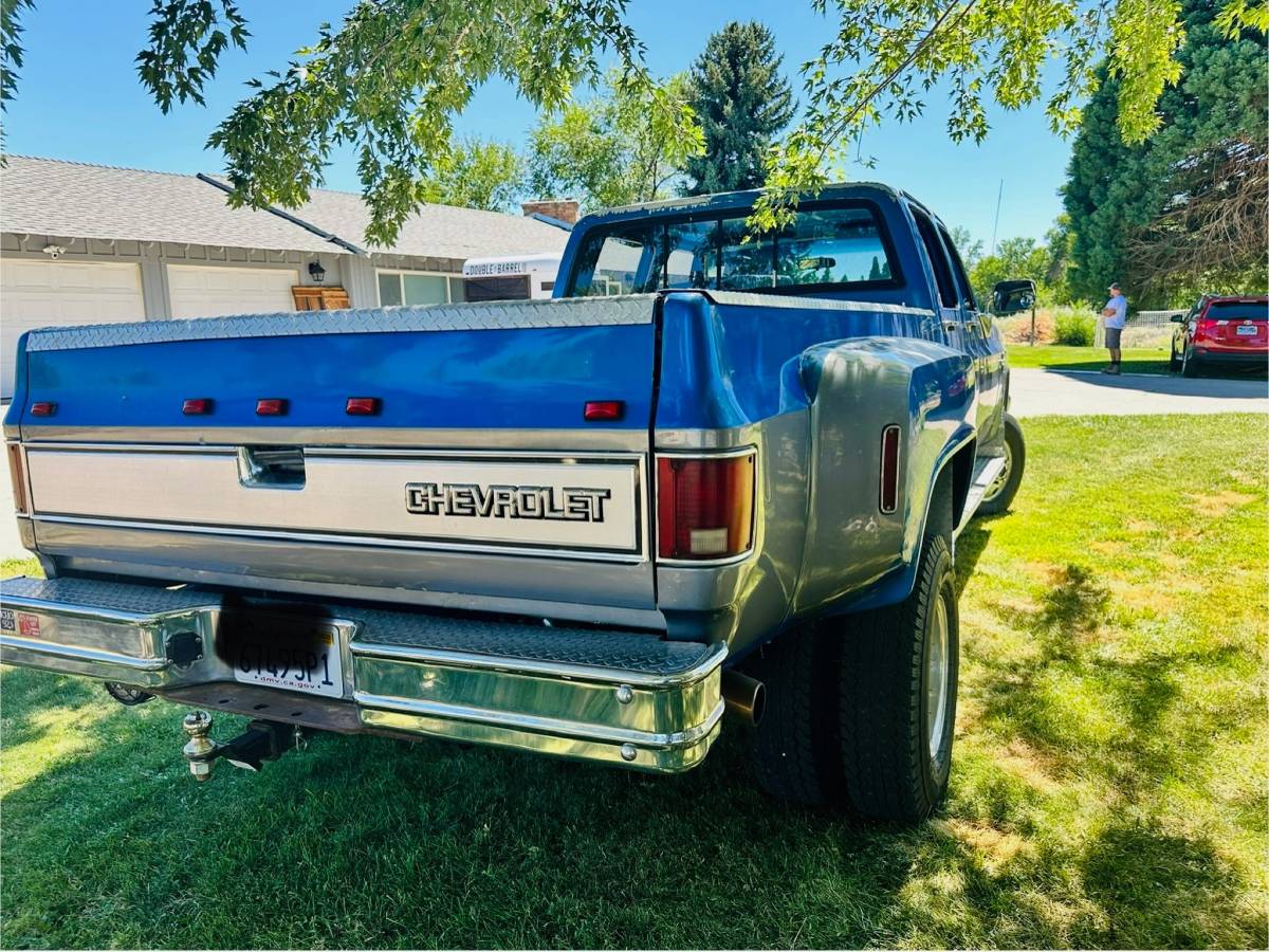 Chevrolet-Silverado-v30-1988-20