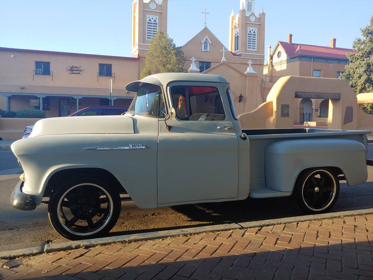 Chevrolet-Step-side-truck-1955