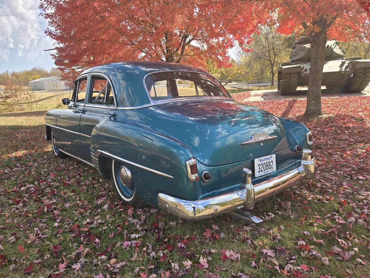 Chevrolet-Styleline-deluxe-1952-1