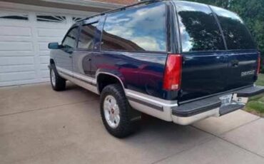 Chevrolet-Suburban-1500-1993