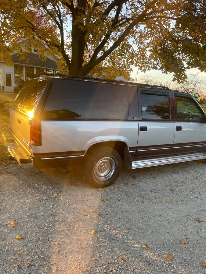 Chevrolet-Suburban-1500-1994-4