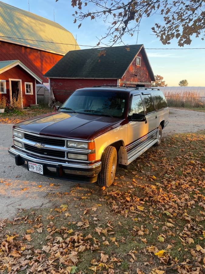 Chevrolet-Suburban-1500-1994