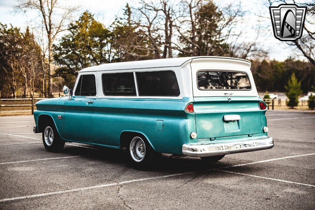 Chevrolet-Suburban-1966-4