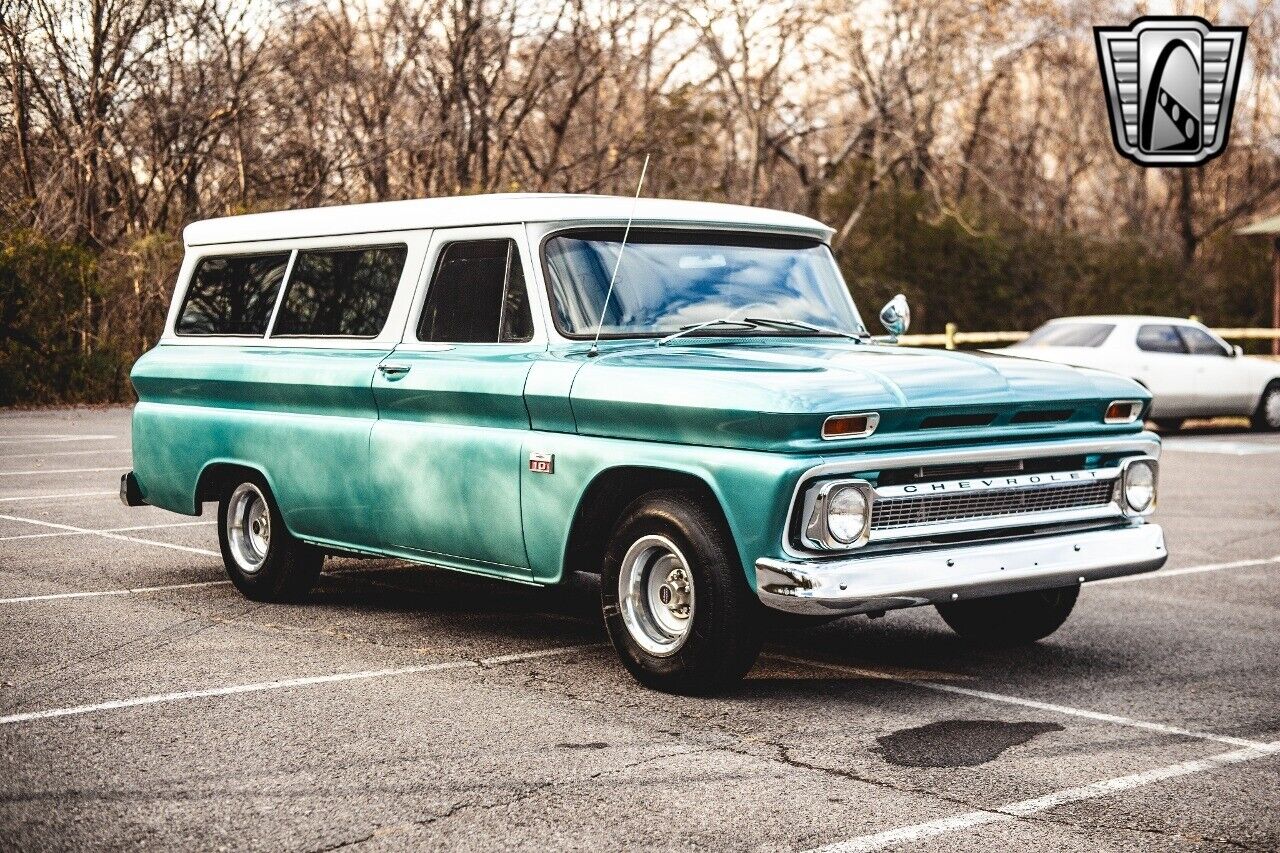 Chevrolet-Suburban-1966-8