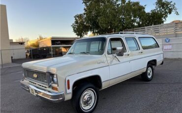 Chevrolet-Suburban-1974-2