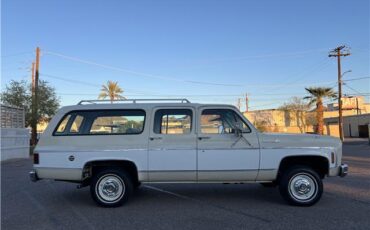 Chevrolet-Suburban-1974-6