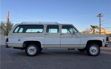 Chevrolet-Suburban-1974-7