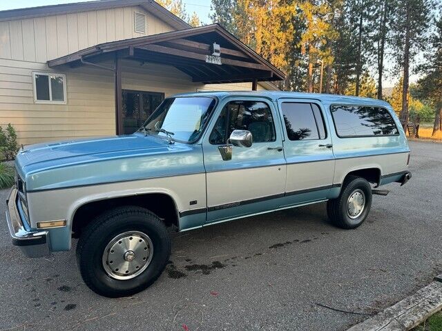 Chevrolet-Suburban-1989-1