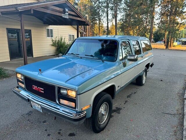 Chevrolet-Suburban-1989-12