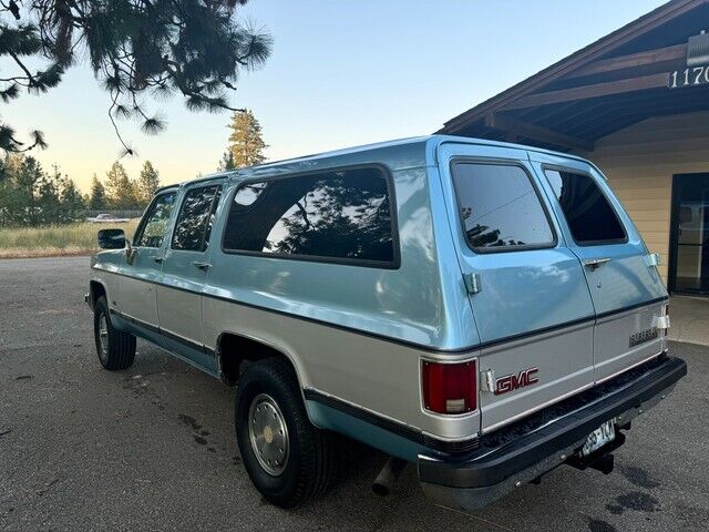 Chevrolet-Suburban-1989-3