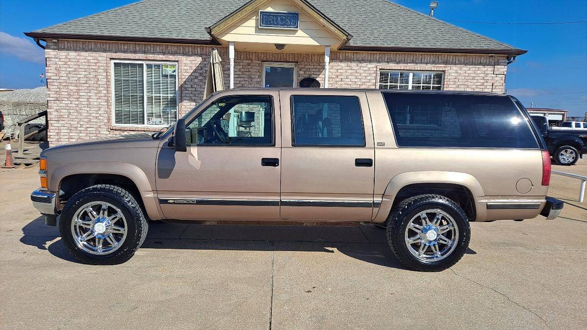 Chevrolet-Suburban-1994-12