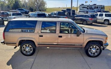 Chevrolet-Suburban-1994-13