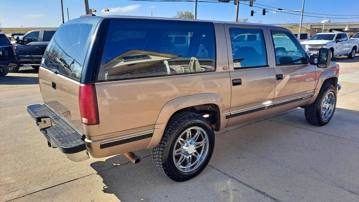 Chevrolet-Suburban-1994-3