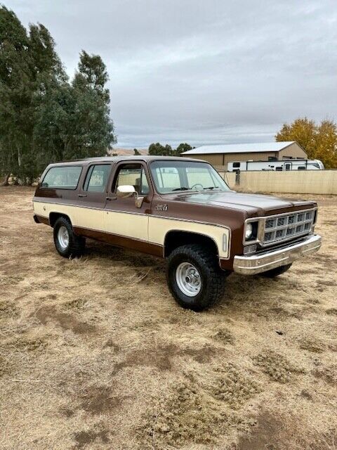 Chevrolet Suburban SUV 1977