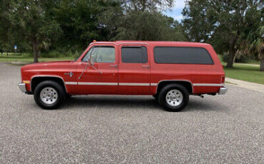 Chevrolet-Suburban-SUV-1987-1