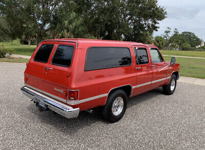 Chevrolet-Suburban-SUV-1987-6