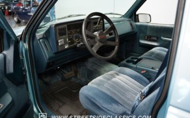 Chevrolet-Suburban-SUV-1992-4