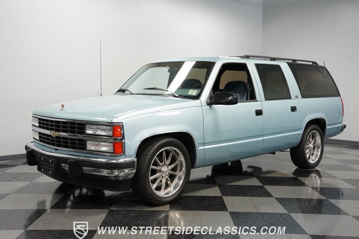 Chevrolet-Suburban-SUV-1992-5