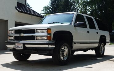 Chevrolet-Suburban-SUV-1995-1