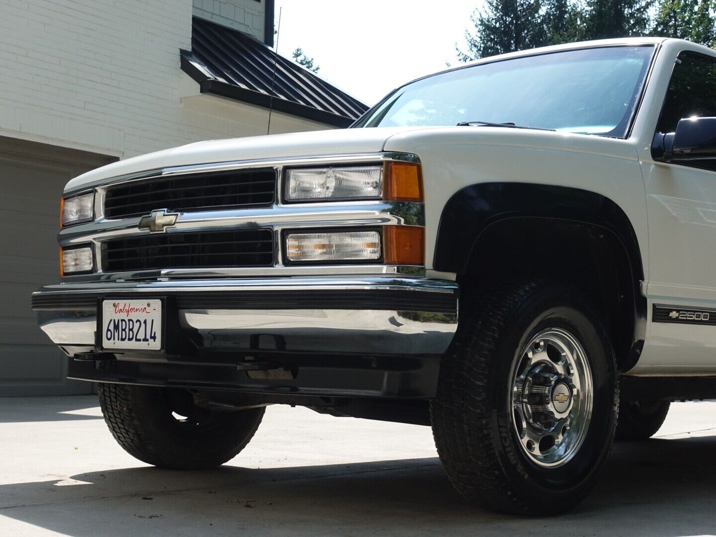 Chevrolet-Suburban-SUV-1995-7