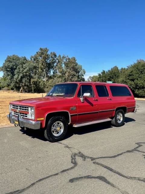 Chevrolet-Suburban-diesel-1986-3