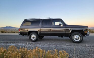 Chevrolet-Suburban-k20-1985-2